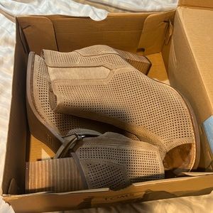 Toms suede open toe heel